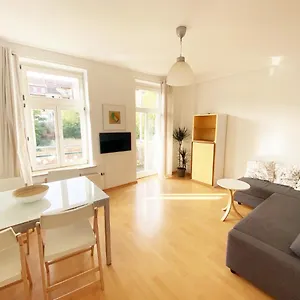 https://schne-ruhige-zweiraumwohnung-im-angesagten-altlindenau.bestleipzighotels.com